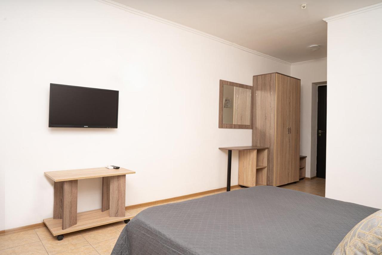 Парадиз Hotel โคเบลโว ภายนอก รูปภาพ